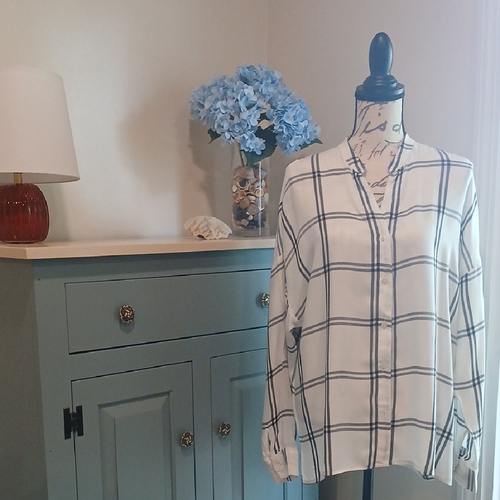 Jones NY White and Black Plaid Blouse